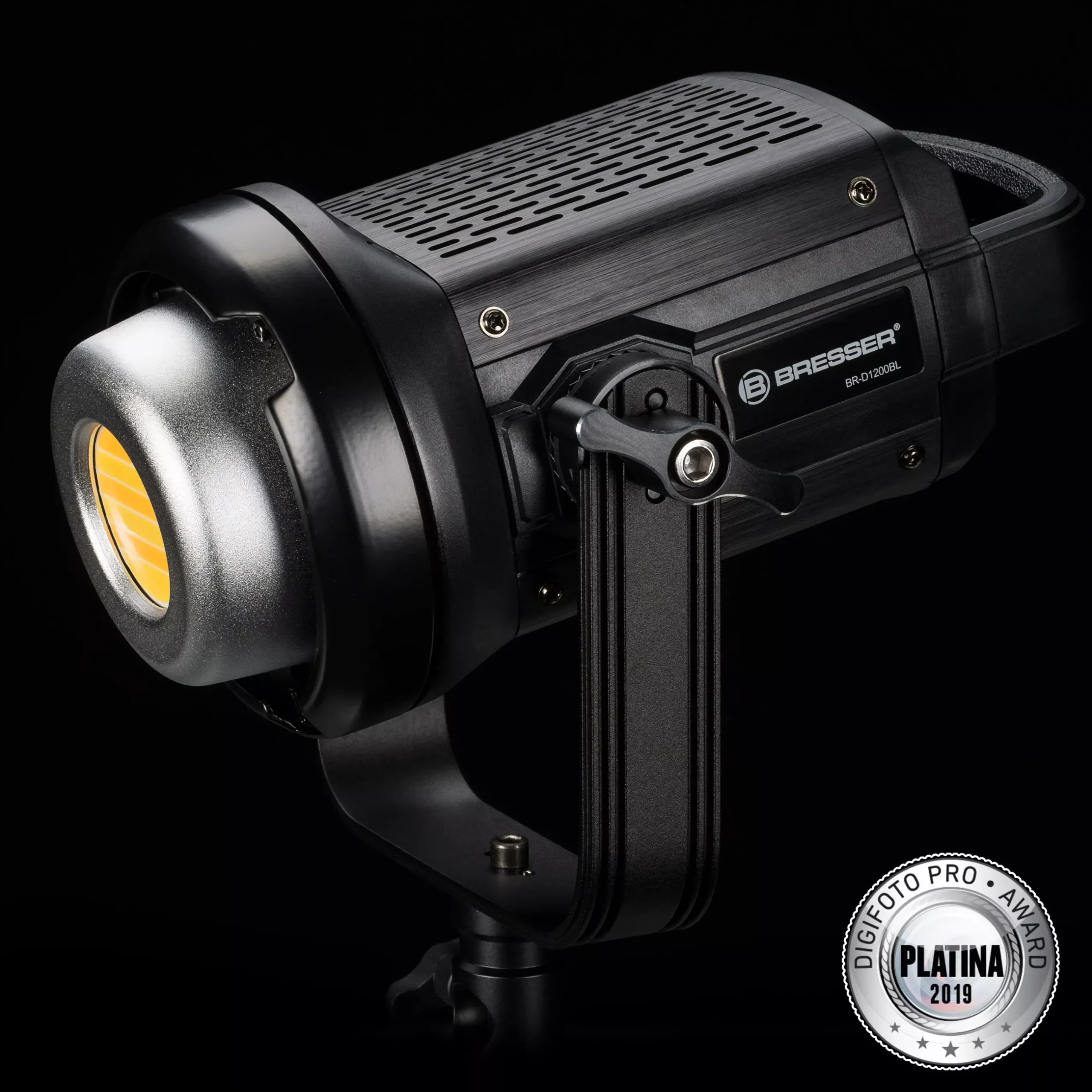 Bresser Led Studiolampen>BR-D1200BL COB LED Studiolampe 120W mit Bowens-Anschluss für Softboxen