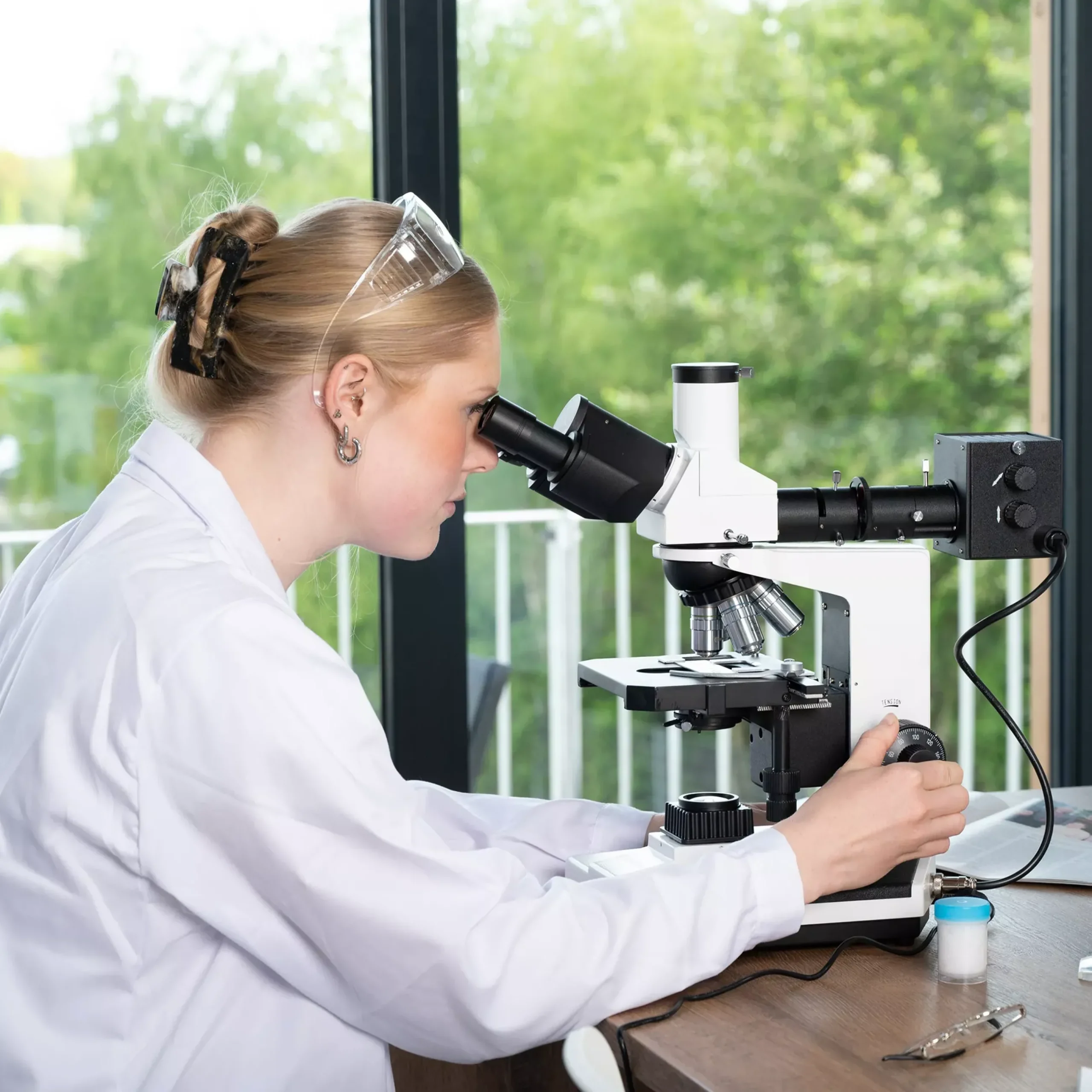Bresser Labormikroskope>Science ADL 601 P 50-600x Mikroskop